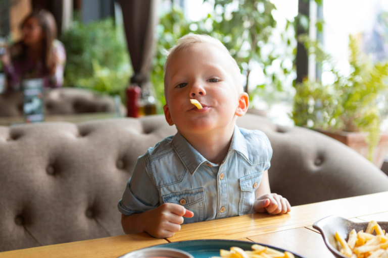 alimentação de bebê 1 ano Mãe Pode